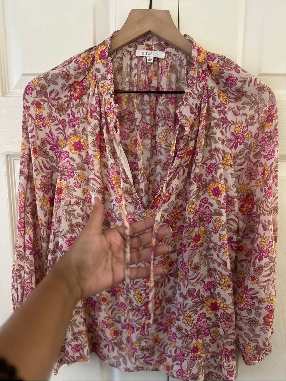 Evereve Z Supply Boho Chic Floral V-Neck Peasant Blouse - Pink Floral Sz Small - Picture 6 of 10